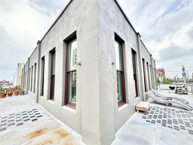 Building Photo - 219 22nd St