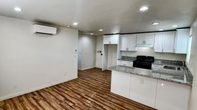 Building Photo - 156 E Marshall Blvd