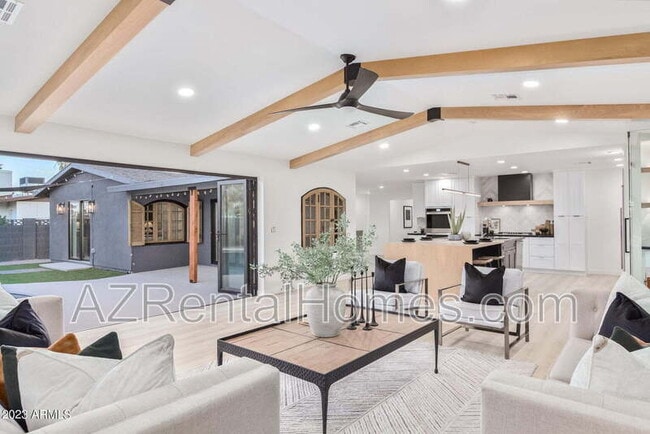 Building Photo - 3005 N 81st Pl