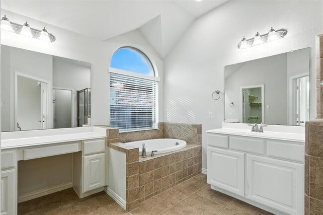 Building Photo - 7019 Dewberry Shores Ln