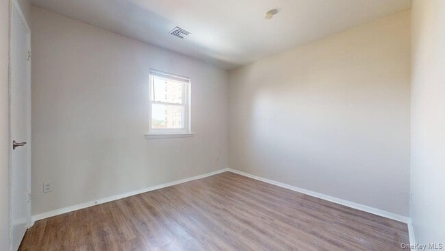 Building Photo - 110-41 62nd Dr