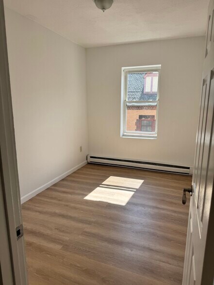 Building Photo - 111 Norway St