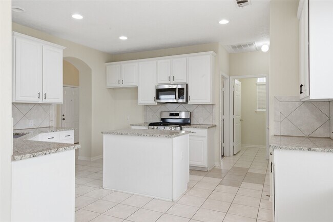 Building Photo - 19311 Sun River Ln