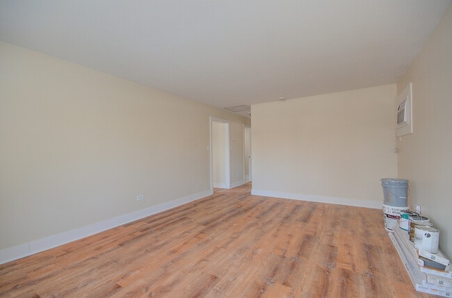 Building Photo - 18634 Bernadine St