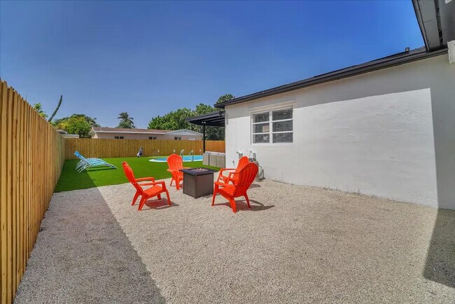 Building Photo - 1208 N 25th Ave