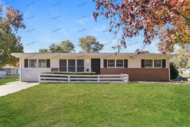 Primary Photo - 315 St Edward Ln