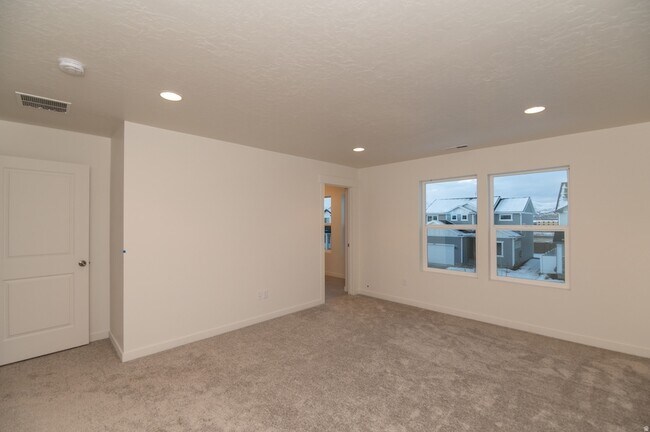 Building Photo - 4366 E Willow Oak Way