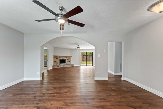 Building Photo - 11419 Panay Dr