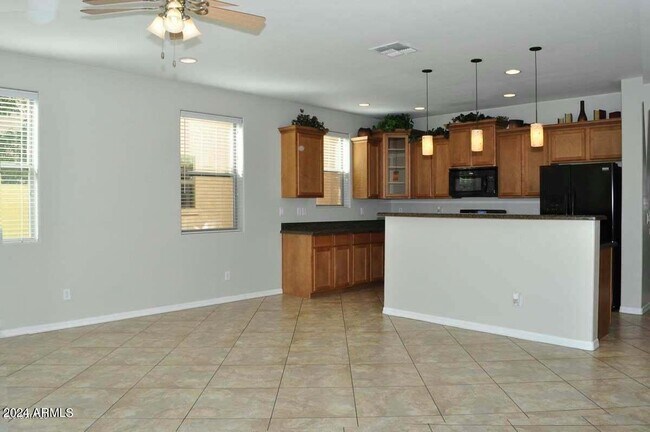 Building Photo - 1431 S Newberry Ln