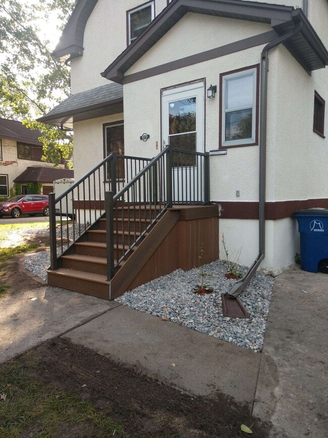 819 7th Ave S 819 7th Ave S Moorhead MN 56560 Apartment Finder