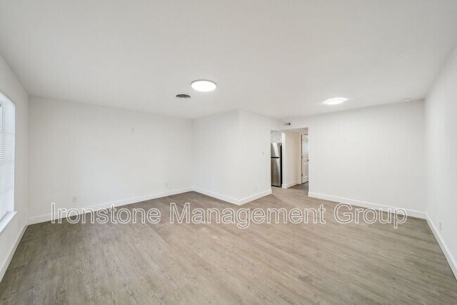Building Photo - 4515 E 31st St