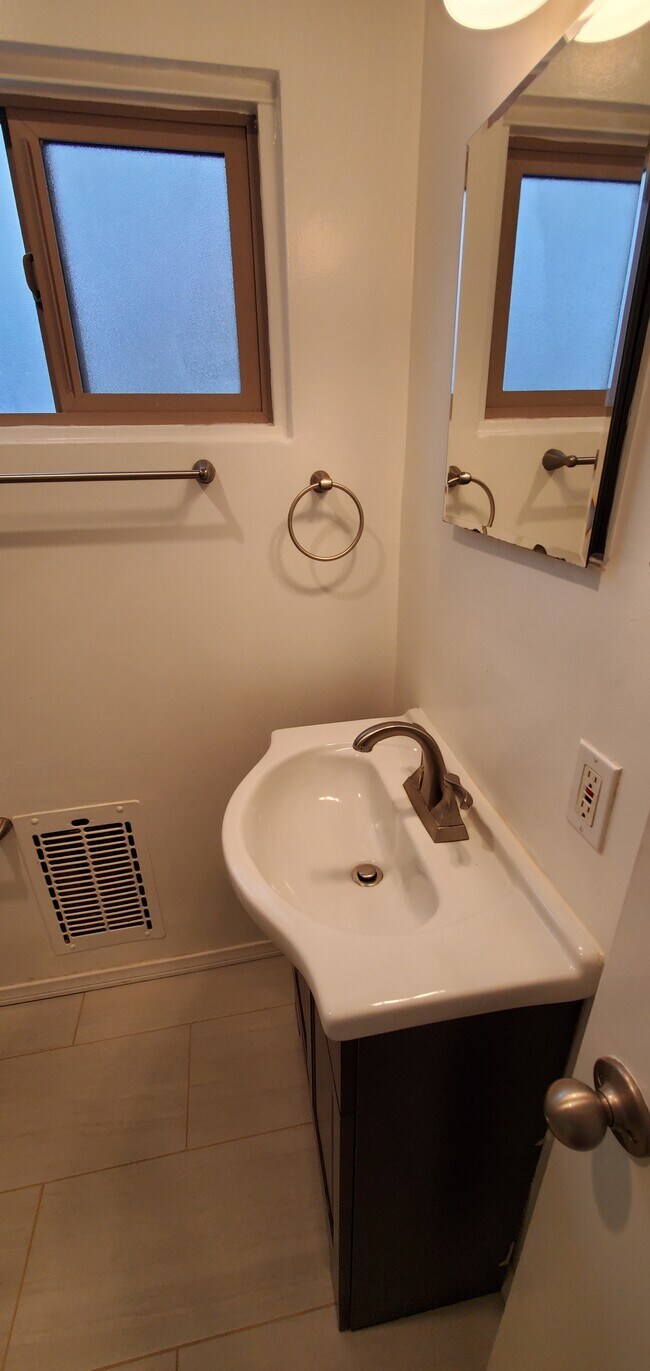 Building Photo - 11913 Culver Blvd