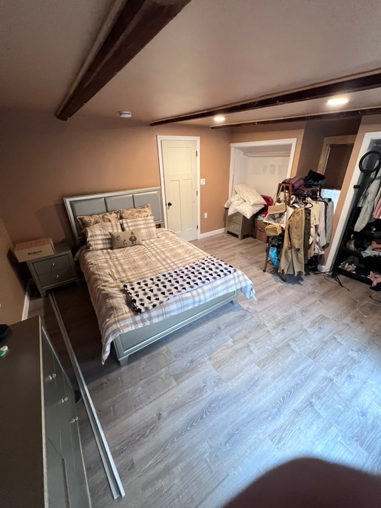 Bedroom & Closets - 370A Washington St