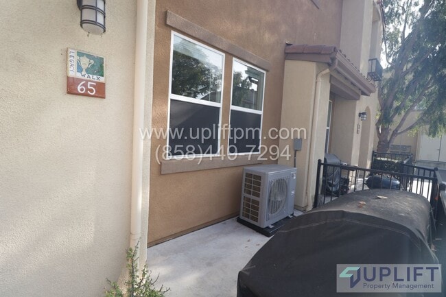 Building Photo - Beautiful 4BR/3BA Townhouse for Lease in Legacy Walk - Southcrest