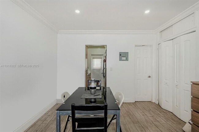 Building Photo - 719 Euclid Ave