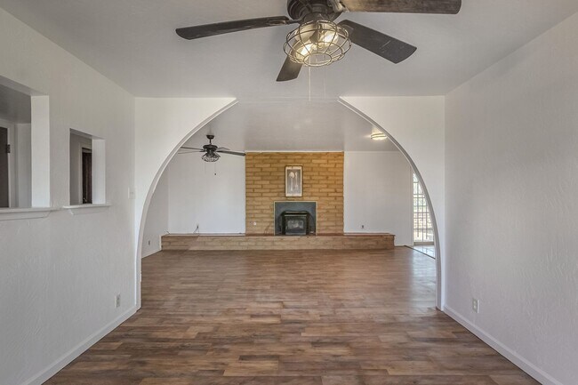 Building Photo - 3025 W Ohara Rd