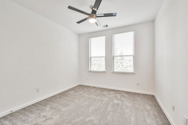Building Photo - 582 Dry Fork Ln