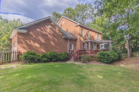 Building Photo - 126 Hemlock Dr