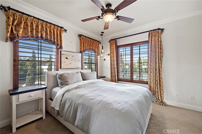 Building Photo - 5 Via Monarca St