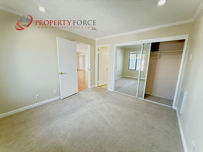 Building Photo - 870 Balboa Ln