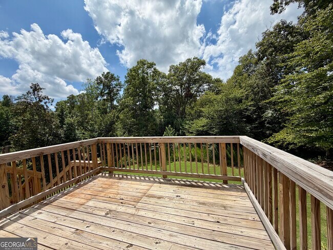 Building Photo - 121 Quail Forest Circle