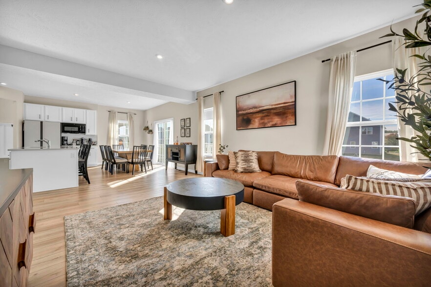 Building Photo - 1117 Kadas Ln