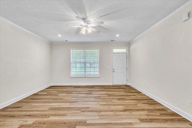 Building Photo - 3 Bed/2 Bath Home within Walking Distance to Richmond Hill Schools