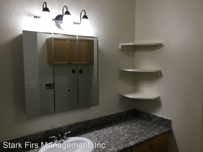 Building Photo - 114-114 SE 146th Ave