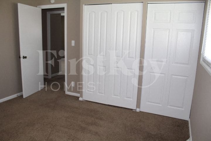 Building Photo - 243 Tracy Rd