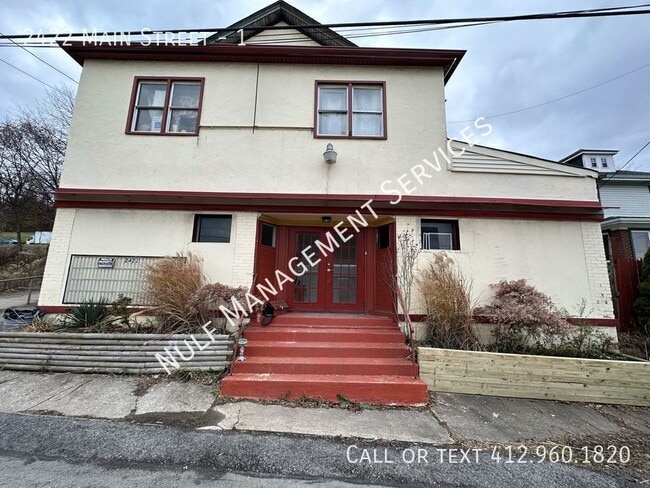 Building Photo - 2422 Main St