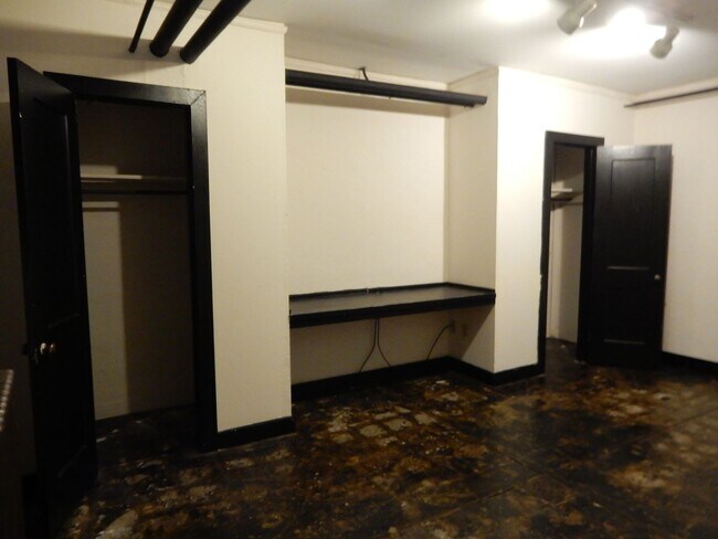Building Photo - 1 BR Apt in Old SW; Utilities & Wi-Fi incl...