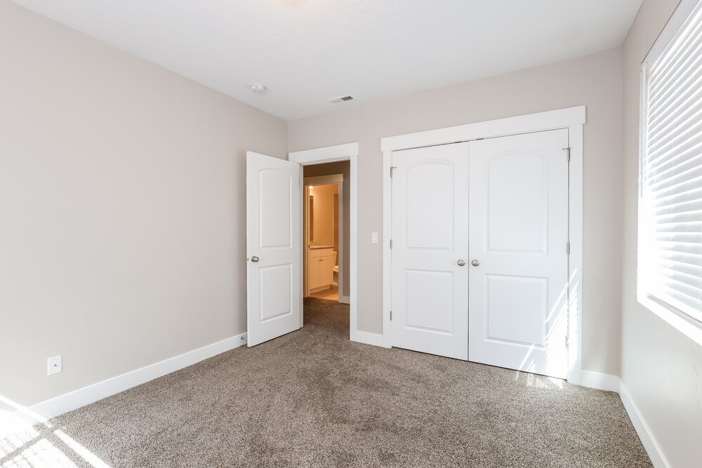 Building Photo - 3819 E Cunninghill Dr