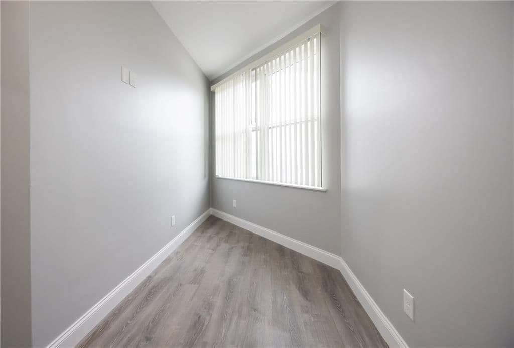 Building Photo - 6899 Post Rd