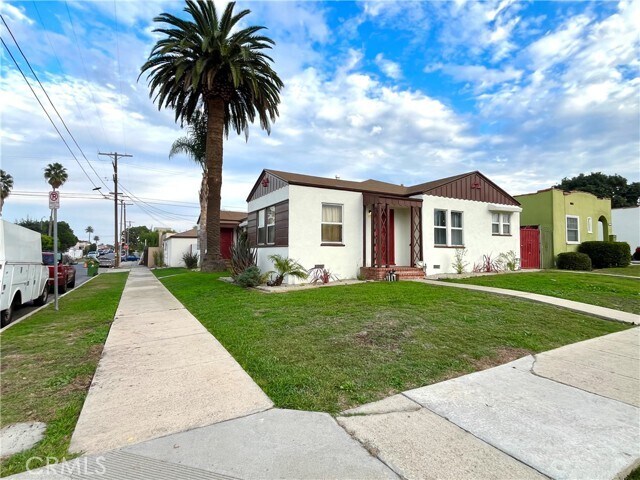 Primary Photo - 2720 W 70th St