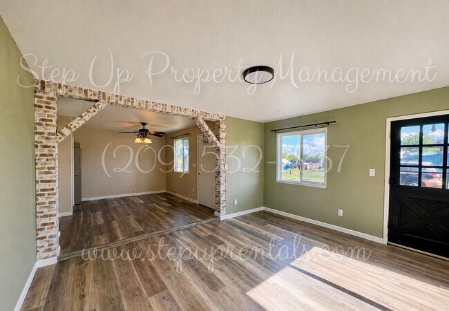 Building Photo - Charming Country Living with Modern Solar Power in Chinese Camp