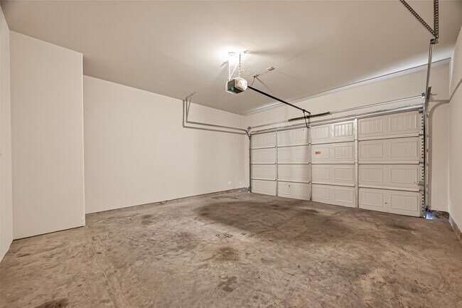 Building Photo - 13412 Sun Cay Drive