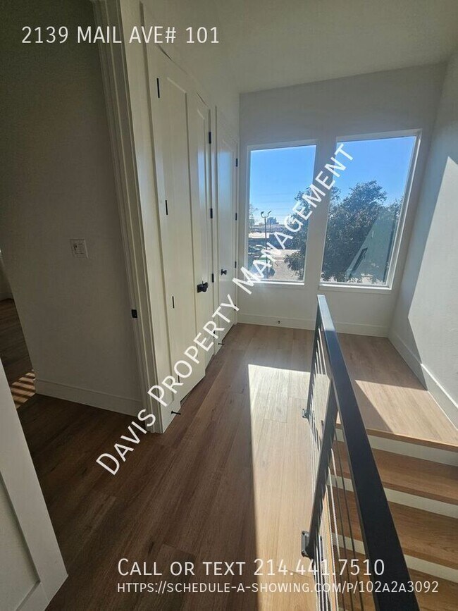 Building Photo - 2139 Mail Ave