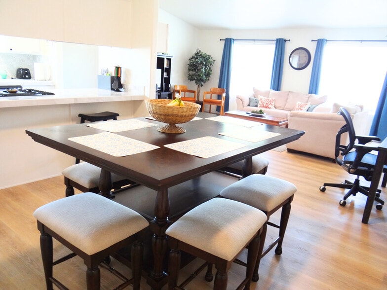 Dining/Living/Kitchen-Open concept - 8941 E 24th Ln