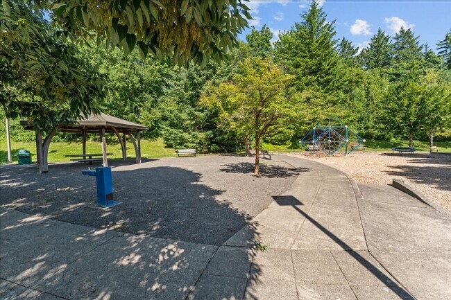 Building Photo - NW Portland Forest Heights Beauty. Flat backyard!