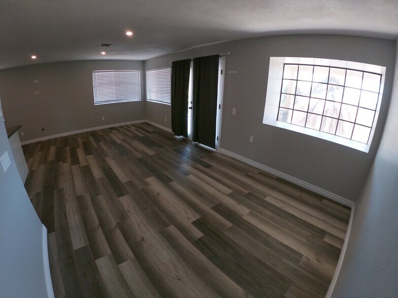 Living Room - 17350 Pinnell St