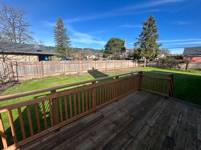 Building Photo - Renovated 3 Bedroom, 2 Bath Home in Newberg