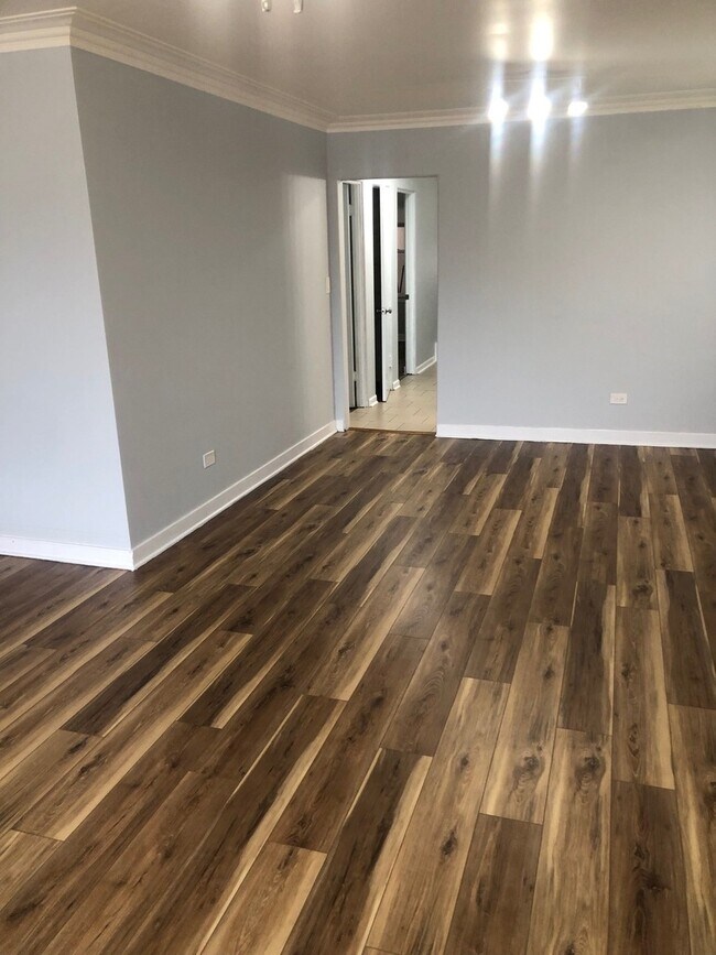 Building Photo - 5544 N Campbell Ave