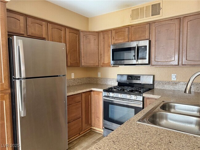 Building Photo - 3090 Tarpon