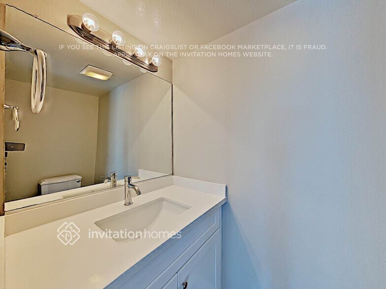 Building Photo - 27064 Bucking Bay Dr
