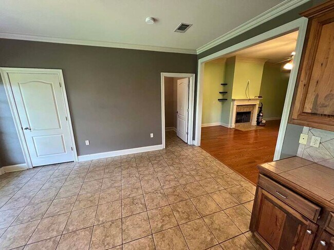 Building Photo - 3995 Water Oak Dr