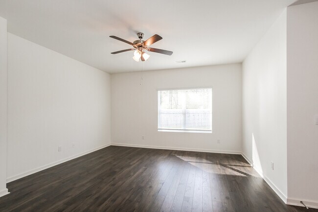 Building Photo - 5673 Timber Leaf Lp