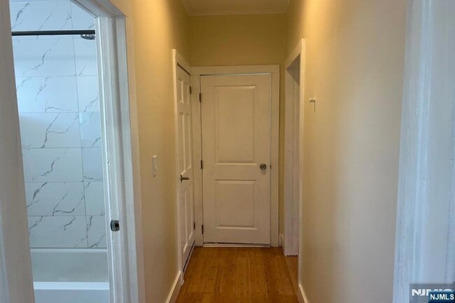 Building Photo - 19 Spring St