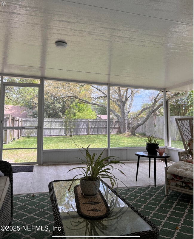 Building Photo - 1809 Kings Way