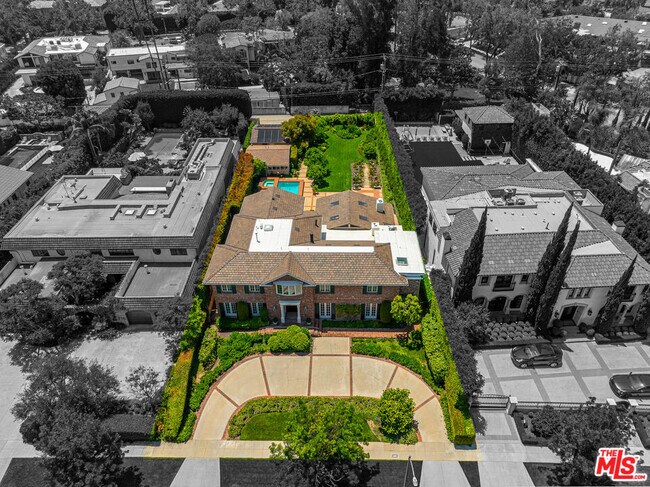 Building Photo - 721 N Linden Dr