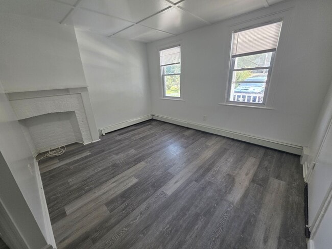 Building Photo - 98 Delafield St